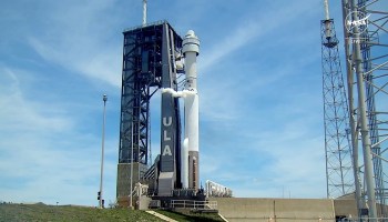 Atlas V with Starliner capsule on Florida launch pad